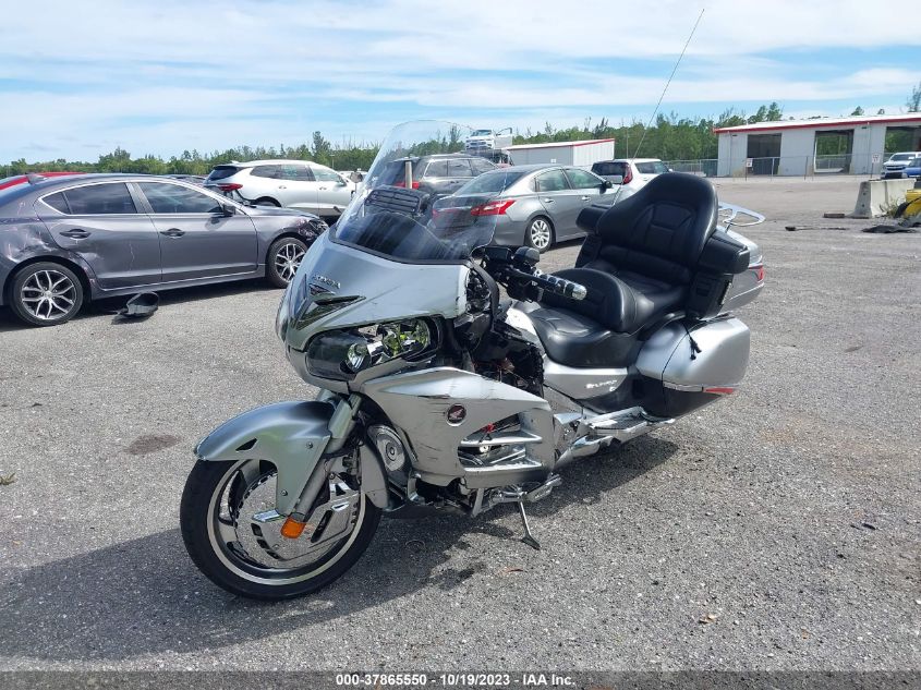 2015 HONDA GL1800 JH2SC68H0FK300199