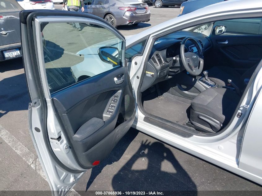 2018 KIA FORTE LX - 3KPFK4A77JE265613
