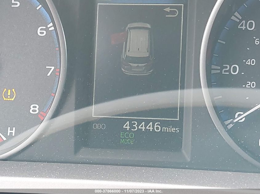 2018 TOYOTA RAV4 LE - JTMBFREV8JJ175172