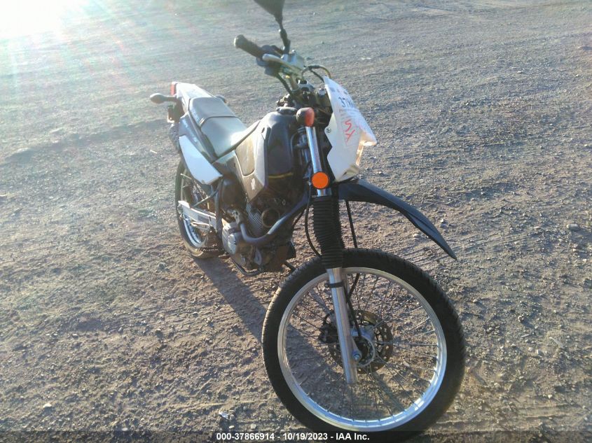 2015 SUZUKI DR200 S - JS1SH42A2F2100851