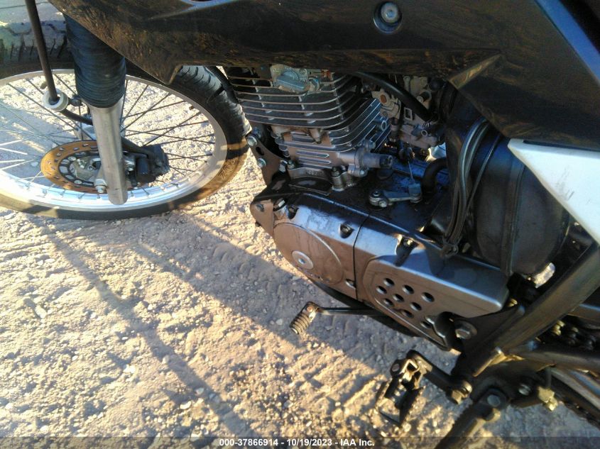 2015 SUZUKI DR200 S - JS1SH42A2F2100851