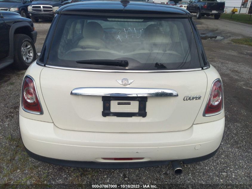 2013 MINI COOPER HARDTOP - WMWSU3C56DT677402