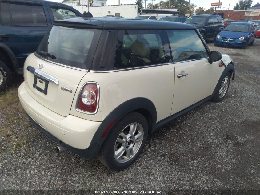 2013 MINI COOPER HARDTOP - WMWSU3C56DT677402