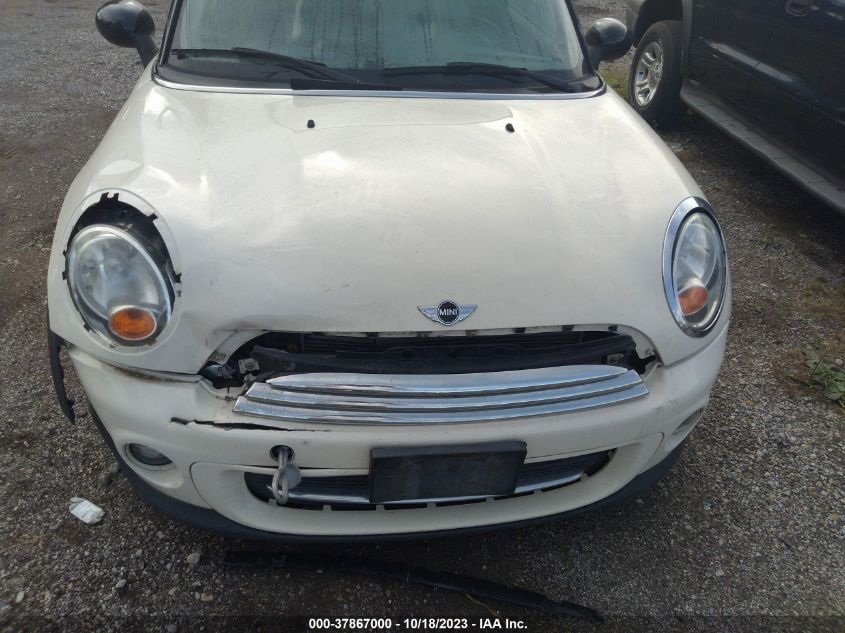 2013 MINI COOPER HARDTOP - WMWSU3C56DT677402