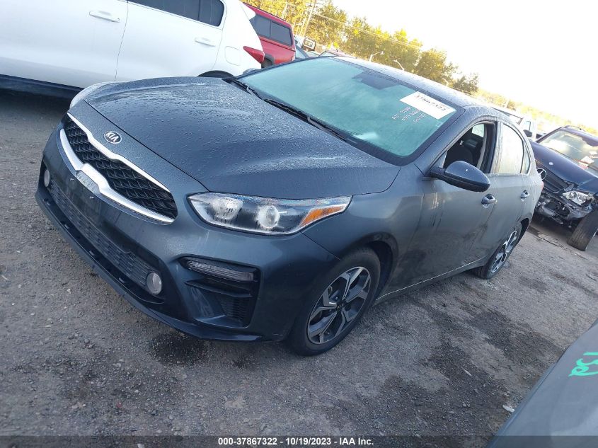 3KPF24AD5ME316407 Kia Forte LXS 2