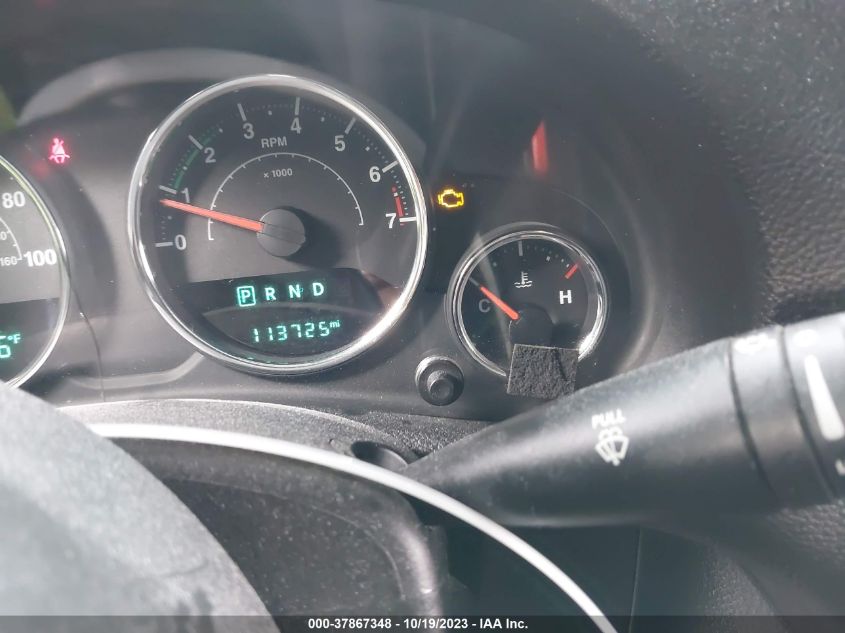 2015 JEEP WRANGLER UNLIMITED SAHARA - 1C4BJWEG2FL606020