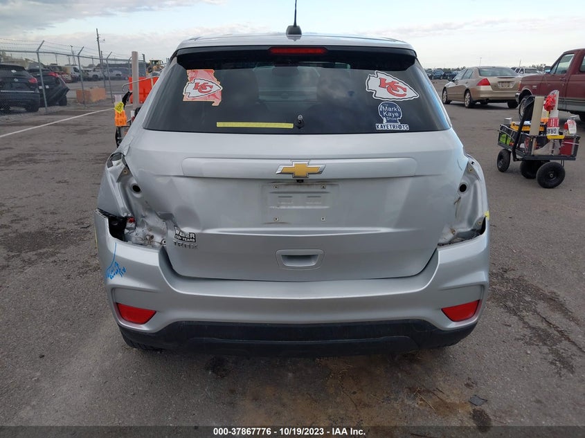 VIN KL7CJKSB9MB302057 2021 CHEVROLET TRAX LS