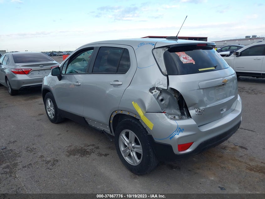 VIN KL7CJKSB9MB302057 2021 CHEVROLET TRAX LS