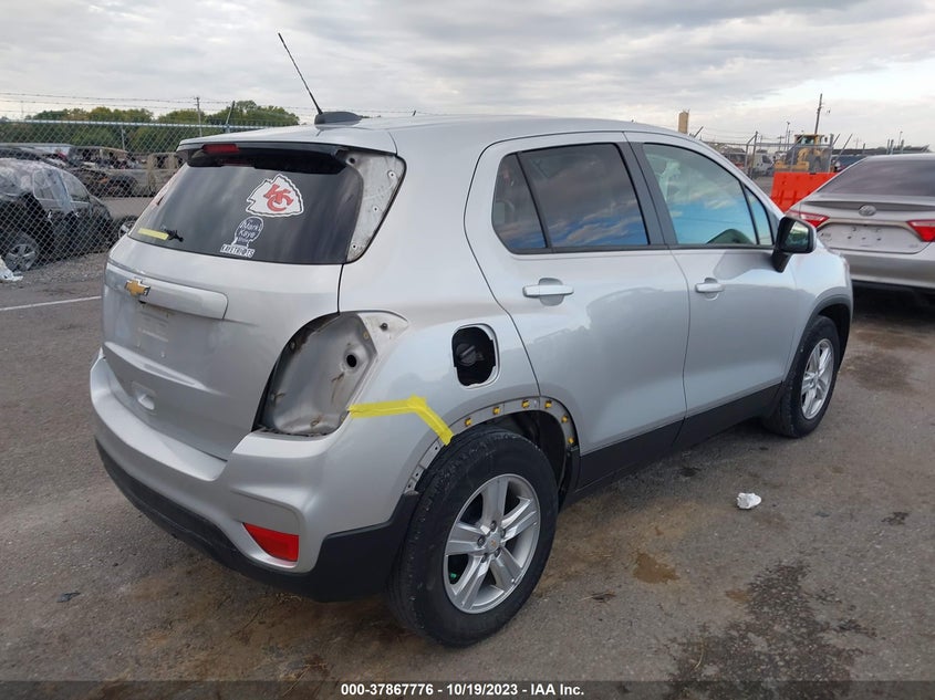 VIN KL7CJKSB9MB302057 2021 CHEVROLET TRAX LS