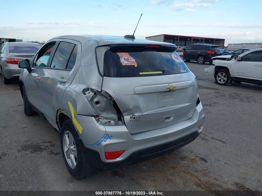 VIN KL7CJKSB9MB302057 2021 CHEVROLET TRAX LS