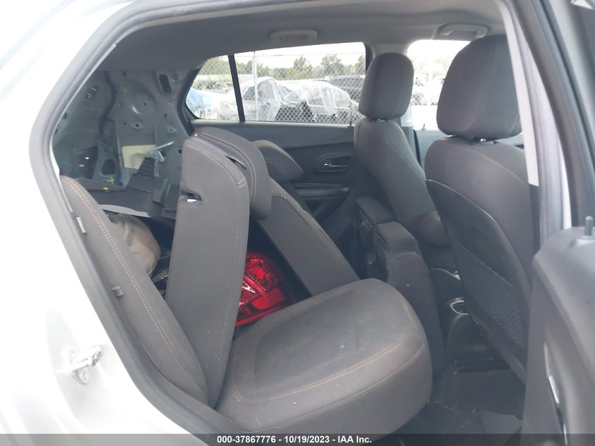 VIN KL7CJKSB9MB302057 2021 CHEVROLET TRAX LS
