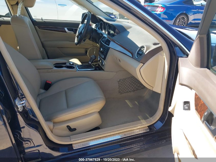 2014 MERCEDES-BENZ C 300 SPORT 4MATIC/LUXURY 4MATIC - WDDGF8AB0ER309391
