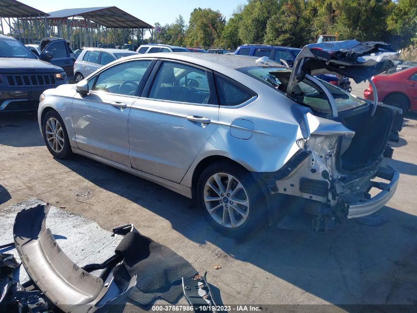 3FA6P0HD9KR128355 Ford Fusion SE 3