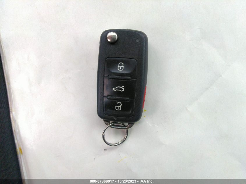 2013 VOLKSWAGEN JETTA SEDAN S 3VW2K7AJ3DM404090