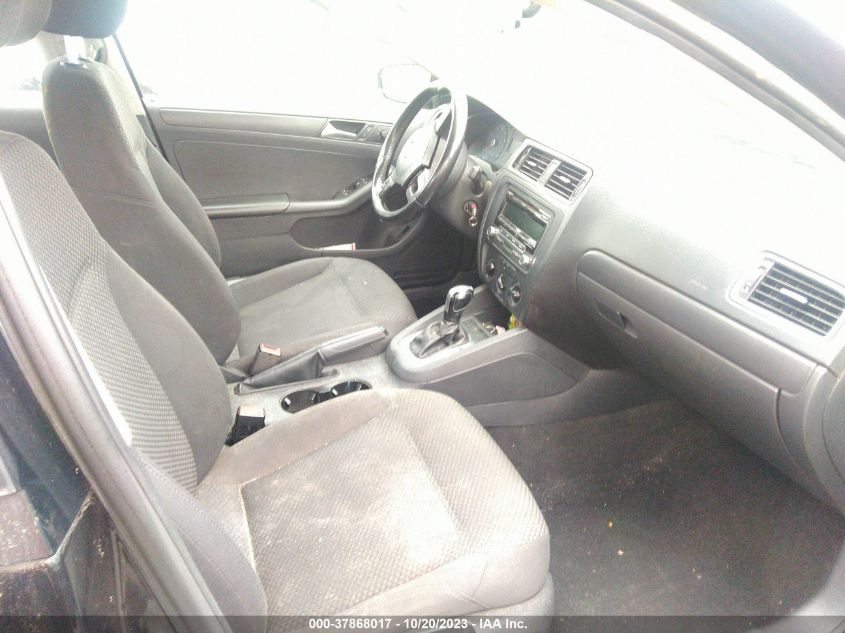 2013 VOLKSWAGEN JETTA SEDAN S 3VW2K7AJ3DM404090
