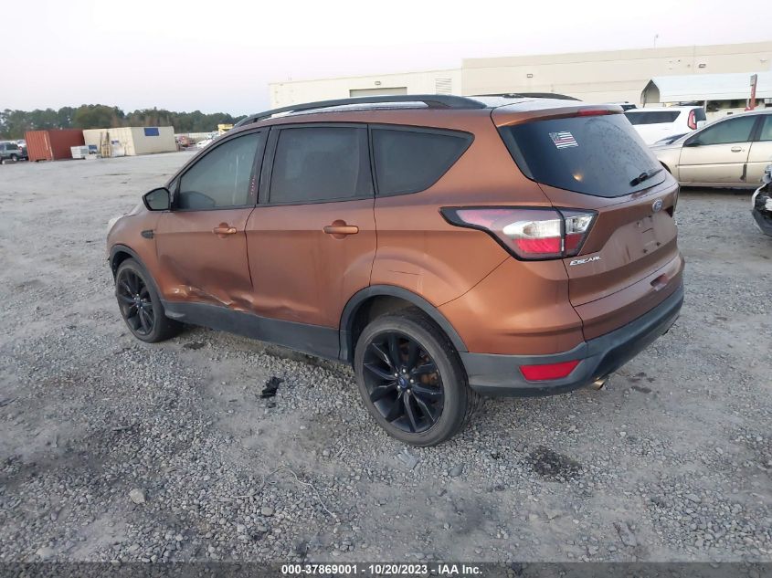VIN 1FMCU0GD9HUB83022 2017 FORD ESCAPE SE