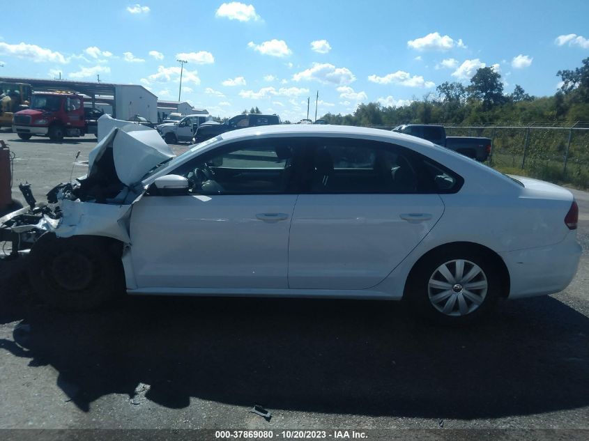 2013 VOLKSWAGEN PASSAT S - 1VWAP7A37DC073658