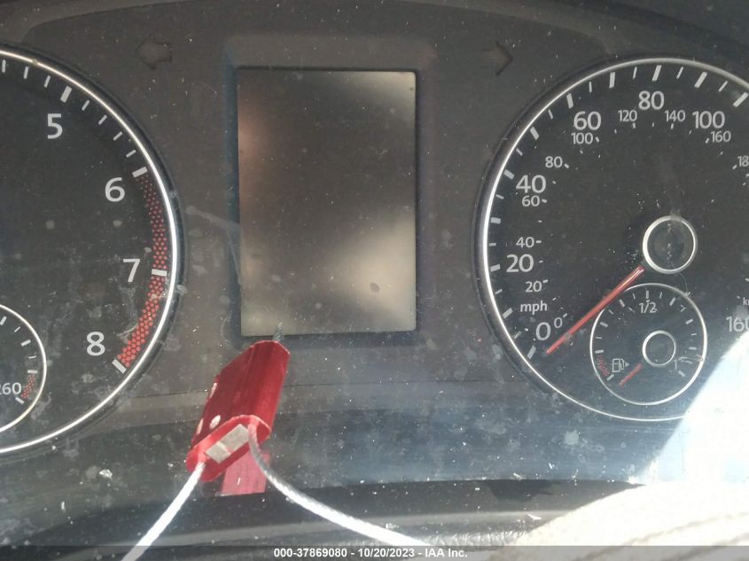 2013 VOLKSWAGEN PASSAT S - 1VWAP7A37DC073658