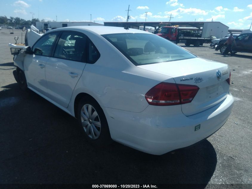 2013 VOLKSWAGEN PASSAT S - 1VWAP7A37DC073658