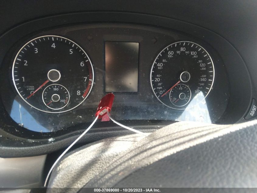 2013 VOLKSWAGEN PASSAT S - 1VWAP7A37DC073658