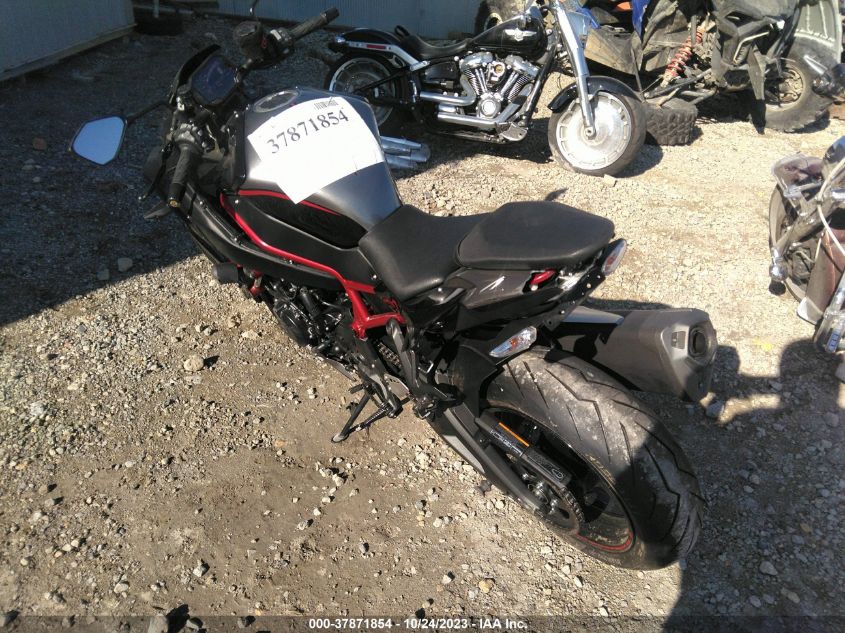 2022 KAWASAKI ZR1000 K - JKAZRCK13NA014040