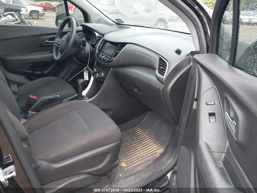 VIN KL7CJKSB3LB042527 2020 CHEVROLET TRAX LS