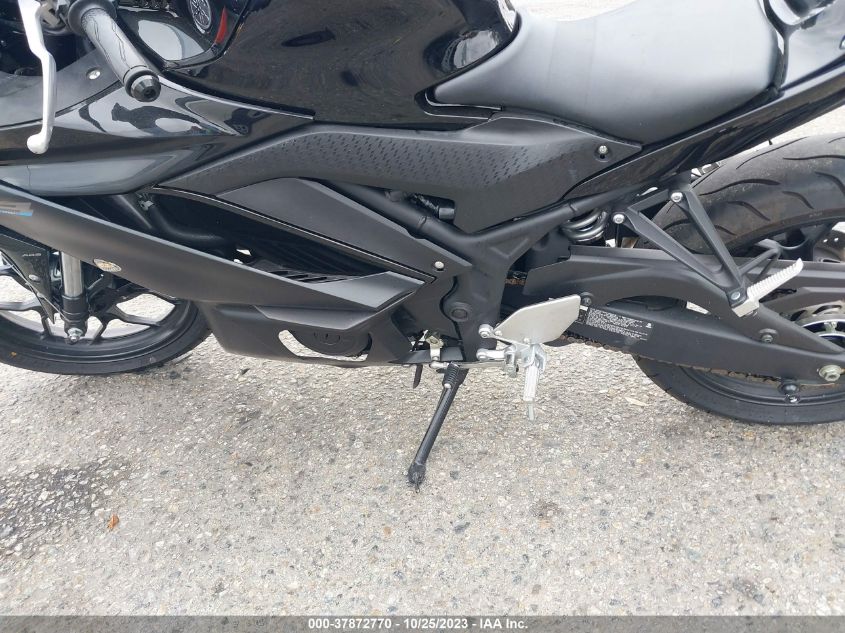 2022 YAMAHA YZFR3 A MH3RH18Y7NK008447