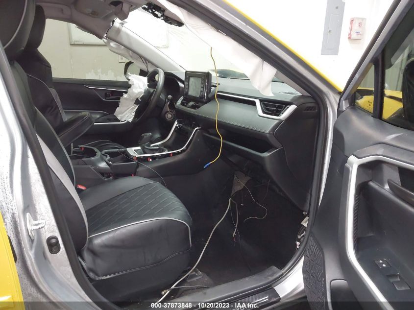 2019 TOYOTA RAV4 LE - 2T3MWRFV8KW026352