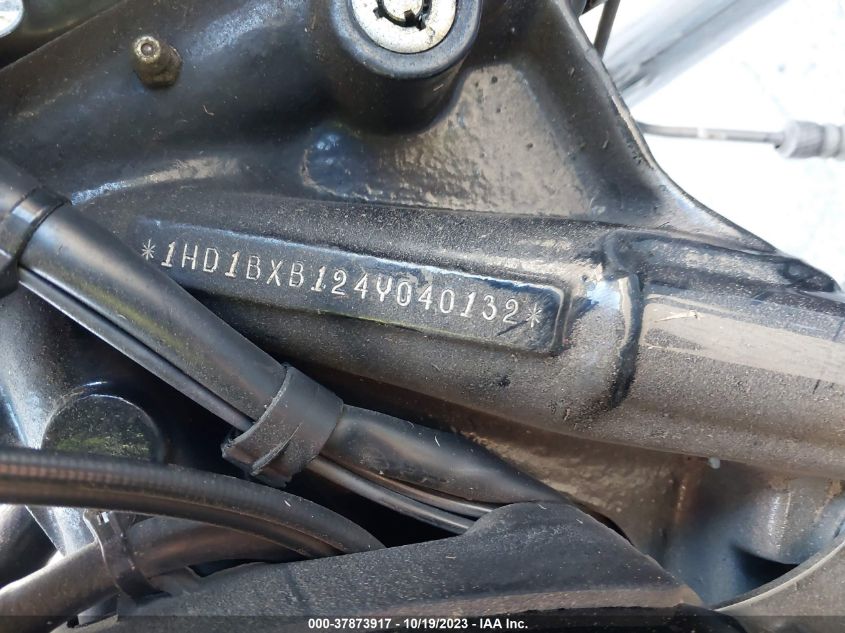 2004 HARLEY-DAVIDSON FLSTFI 1HD1BXB124Y040132