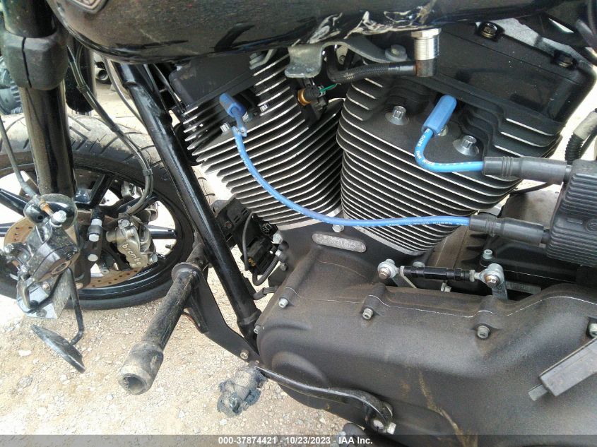 2016 HARLEY-DAVIDSON FXDLS 1HD1GS823GC316758