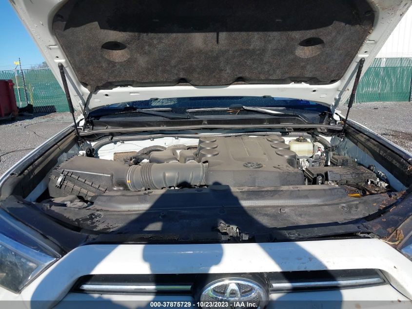 2021 TOYOTA 4RUNNER SR5 - JTEMU5JR9M5919581