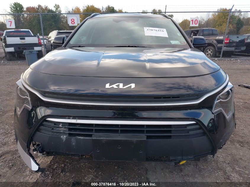 KNDCP3LE4P5090817 Kia Niro LX 13