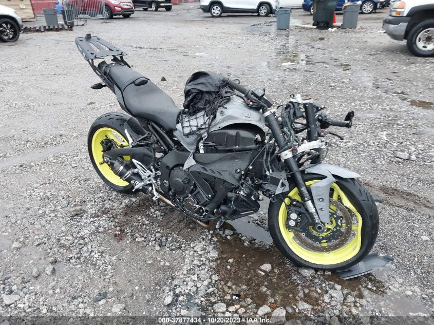 2017 YAMAHA FZ10 - JYARN48E8HA000779
