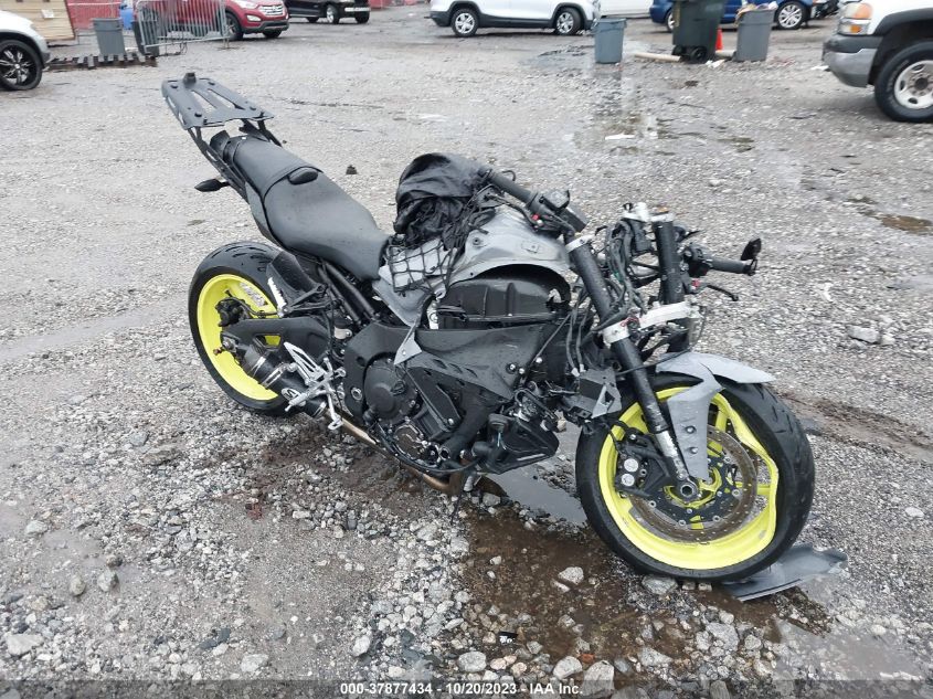 2017 YAMAHA FZ10 JYARN48E8HA000779