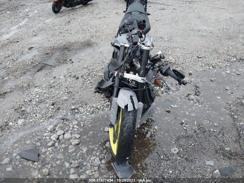 2017 YAMAHA FZ10 - JYARN48E8HA000779