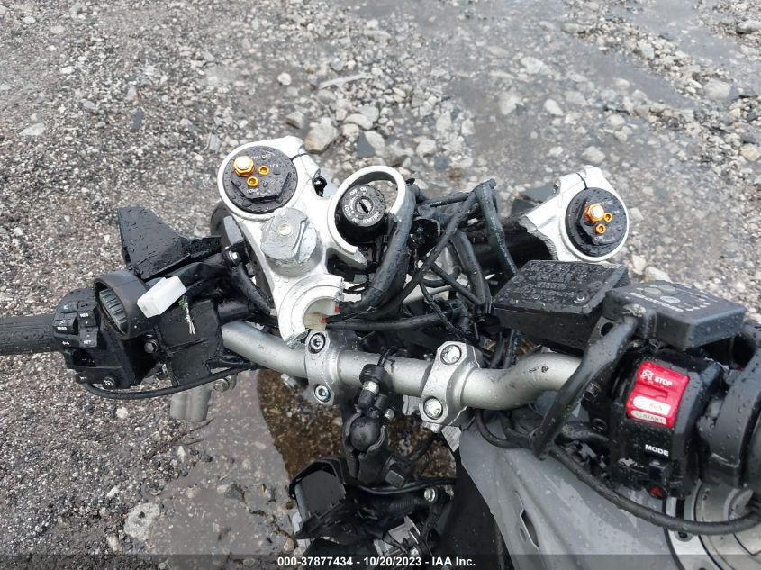 2017 YAMAHA FZ10 - JYARN48E8HA000779