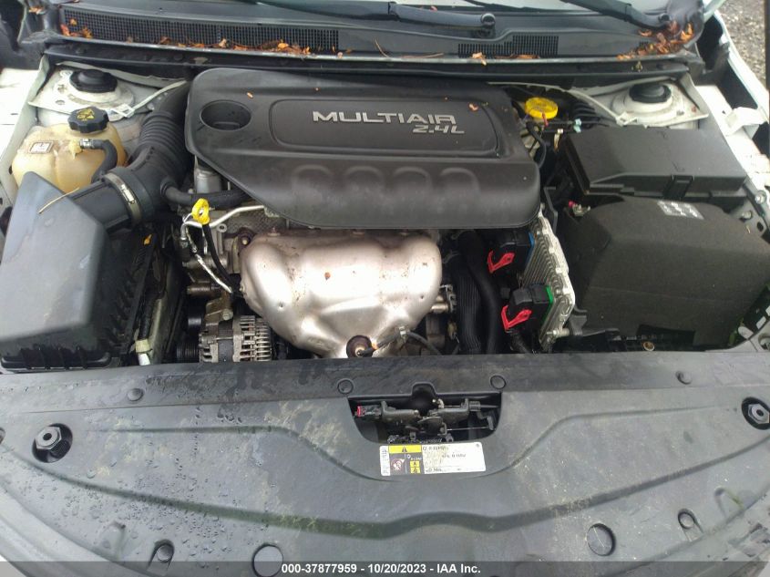 2015 CHRYSLER 200 C - 1C3CCCCB8FN619013