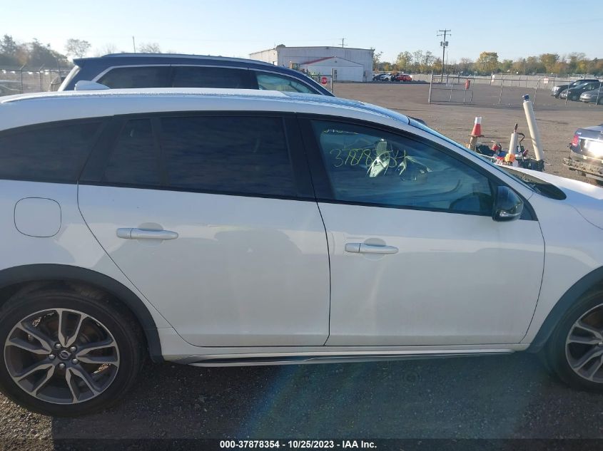 2015 VOLVO V60 CROSS COUNTRY T5 YV4612HK2F1000302