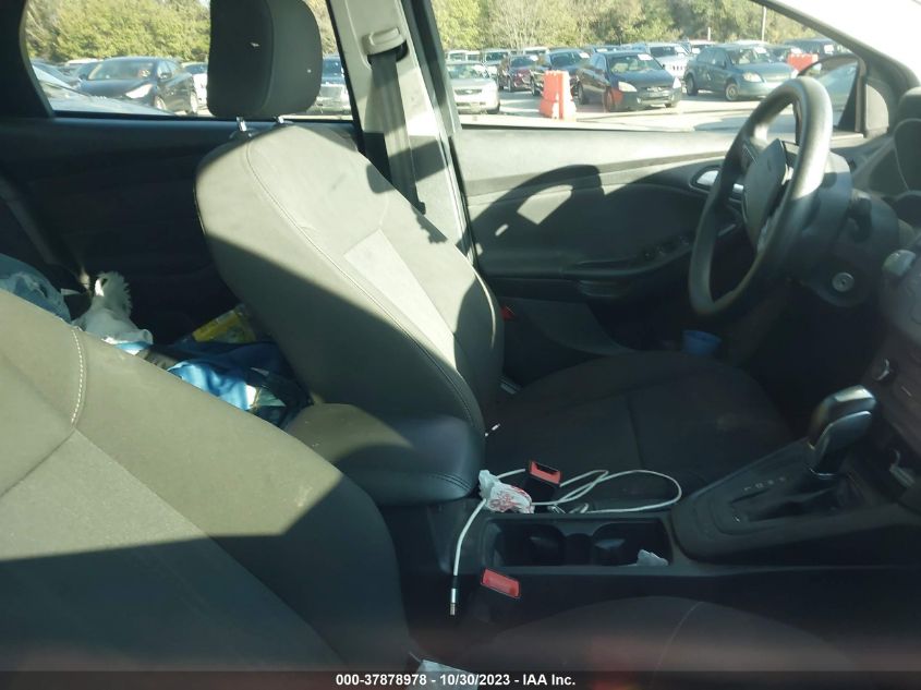2015 FORD FOCUS SE - 1FADP3F2XFL220136