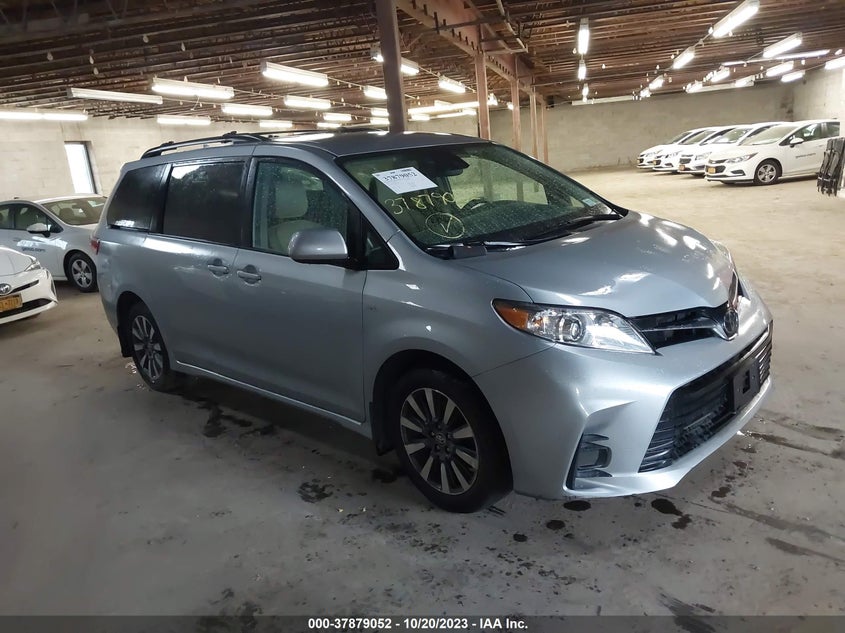 TOYOTA SIENNA LE 2020