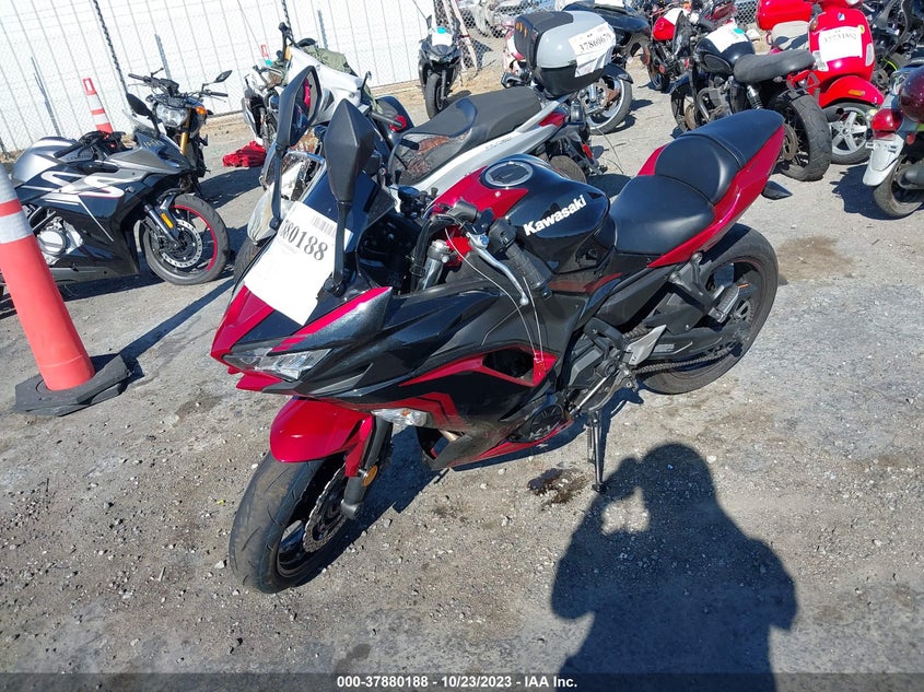 VIN ML5EXEM18MDA38394 2021 KAWASAKI EX650 M