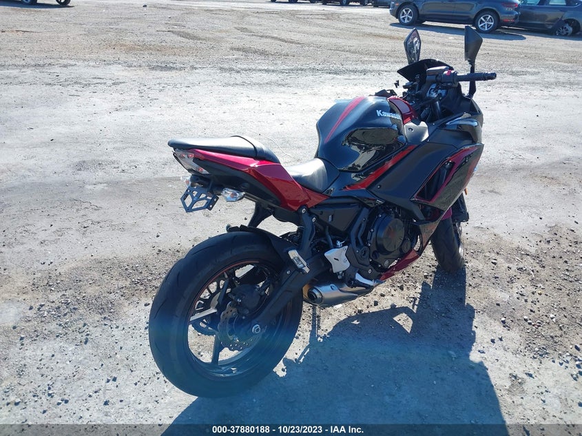 VIN ML5EXEM18MDA38394 2021 KAWASAKI EX650 M