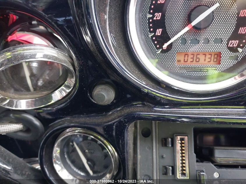 2011 HARLEY-DAVIDSON FLHTCUSE6 - 1HD1PR814BB956931