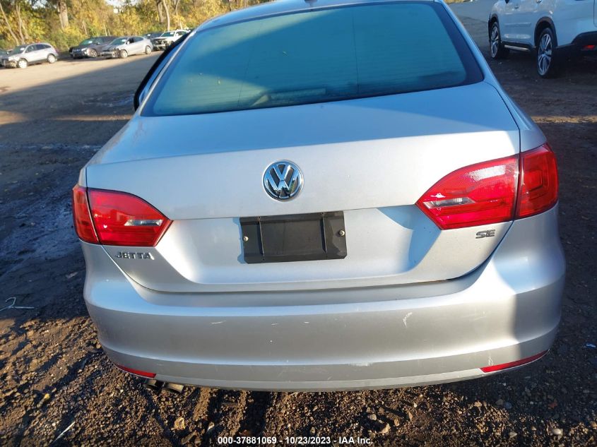 2014 VOLKSWAGEN JETTA SEDAN SE - 3VWD17AJ4EM254357