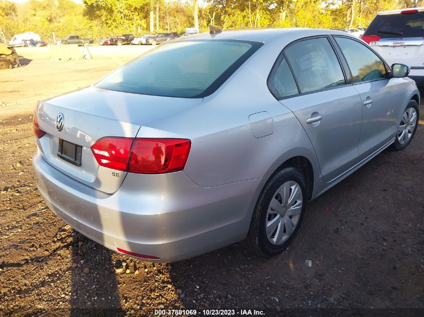 2014 VOLKSWAGEN JETTA SEDAN SE - 3VWD17AJ4EM254357