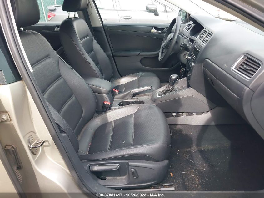 2014 VOLKSWAGEN JETTA SEDAN SE 3VWD17AJ8EM263448