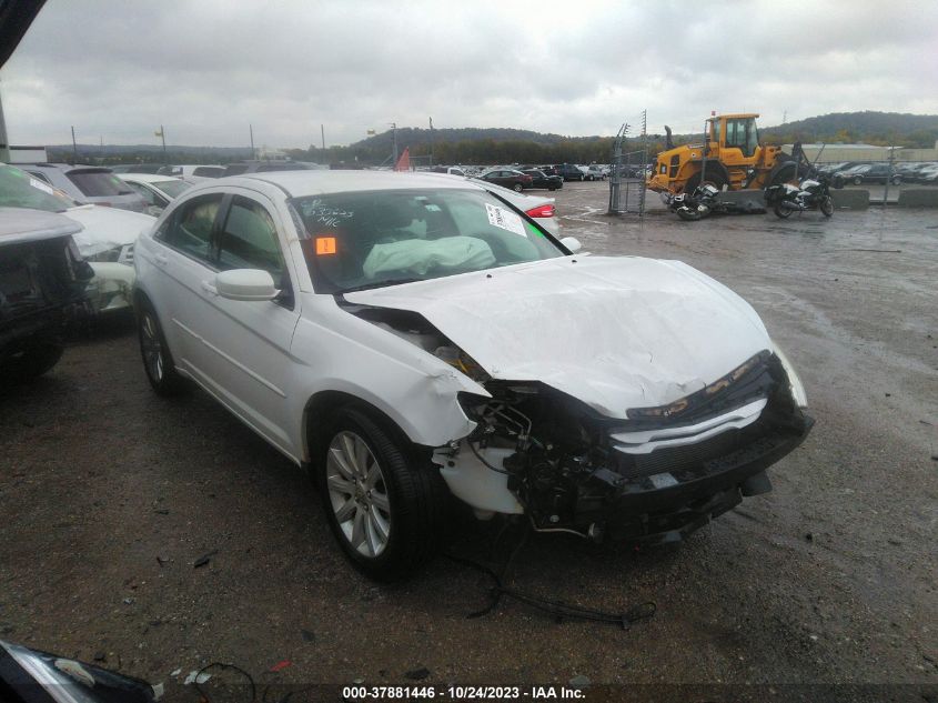 2013 CHRYSLER 200 TOURING - 1C3CCBBB0DN639359