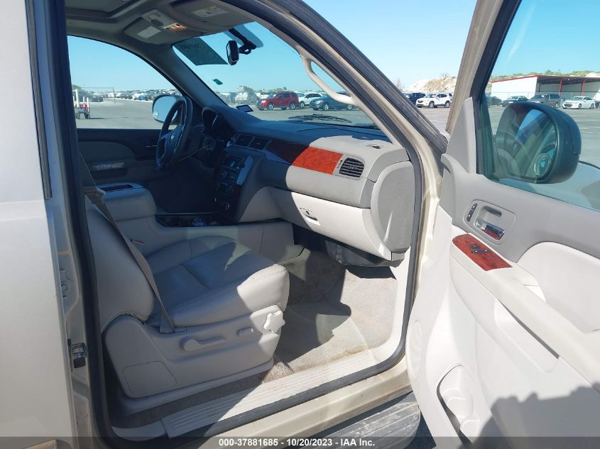 2014 CHEVROLET SUBURBAN 1500 LT 1GNSCJE01ER147677