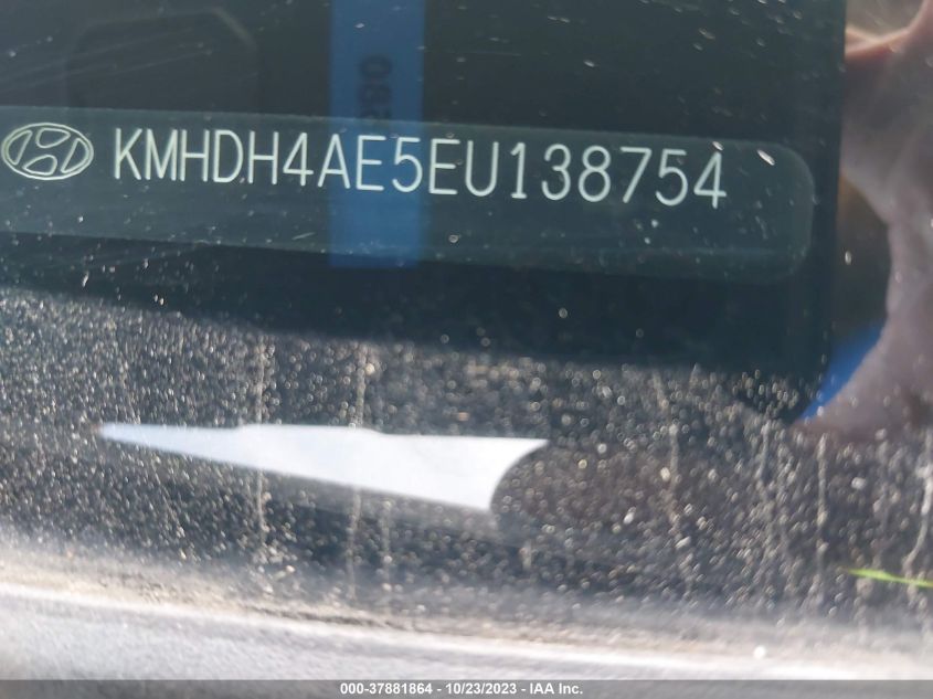 2014 HYUNDAI ELANTRA SE - KMHDH4AE5EU138754
