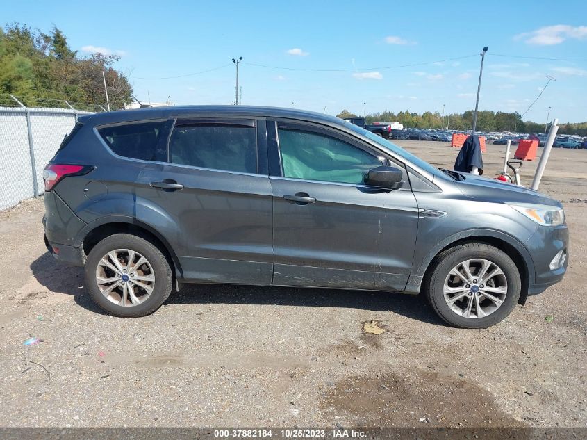 2017 FORD ESCAPE SE - 1FMCU0GD7HUC03901